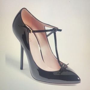 Beautiful Gucci patent leather Beverly heel